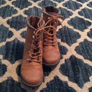 Curfew brown boots